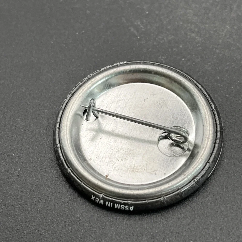 Chris Daughtry Singer Musician Button Pin‎
